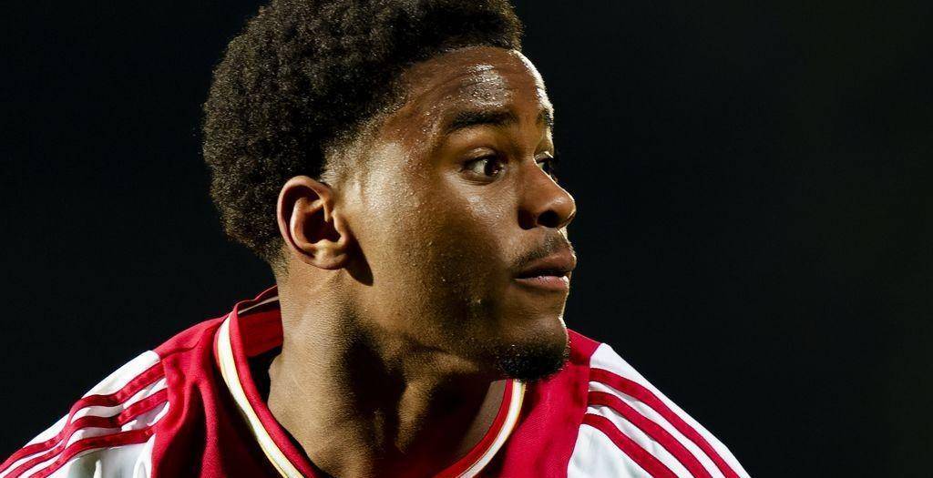 爱游戏-包含浙江稠州训练开放日，转会期主帅复盘引欢呼，荷甲在即，赛季目标并未改变的词条