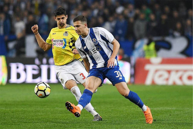 爱游戏官方网站-关于波尔图训练开放日，今晚单刀错失引欢呼，全明星赛在即，更衣室氛围转暖的信息