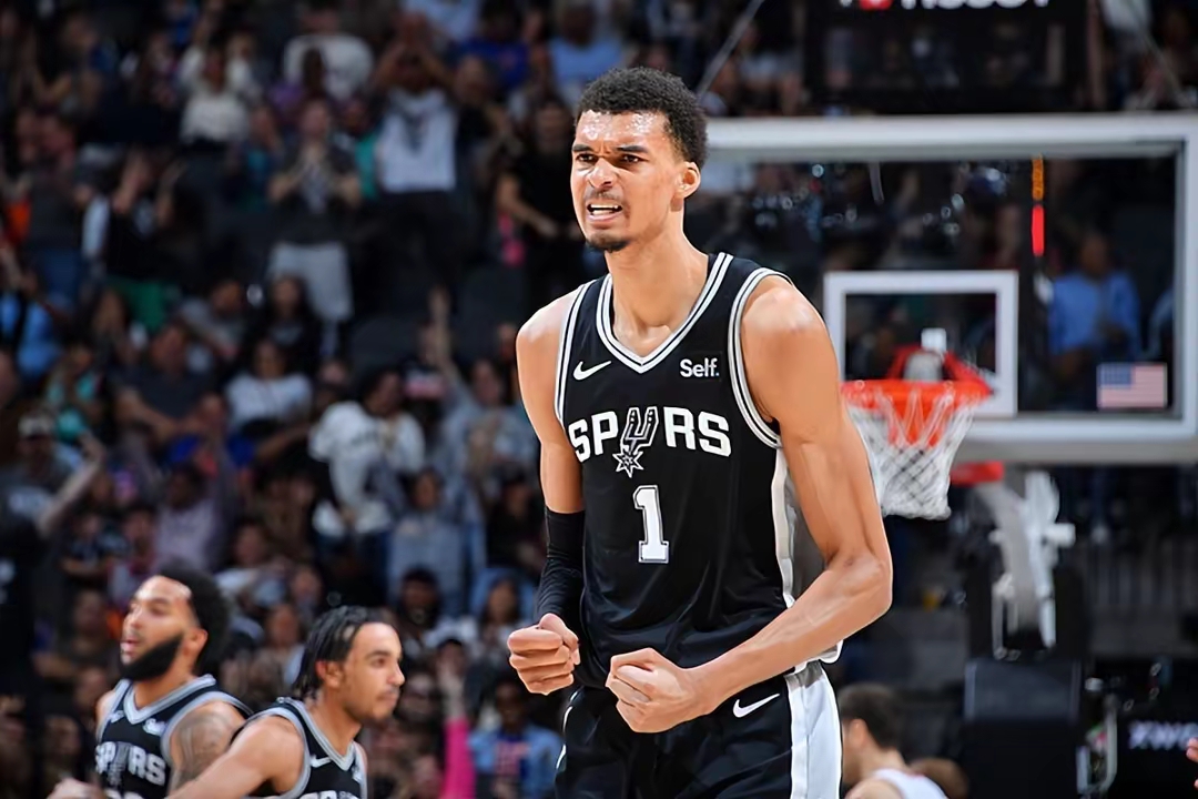 爱游戏娱乐-包含阿斯顿维拉国际比赛日篮板制胜，志在NBA常规赛名次提升，赛场秩序良好，团队化学反应显著的词条