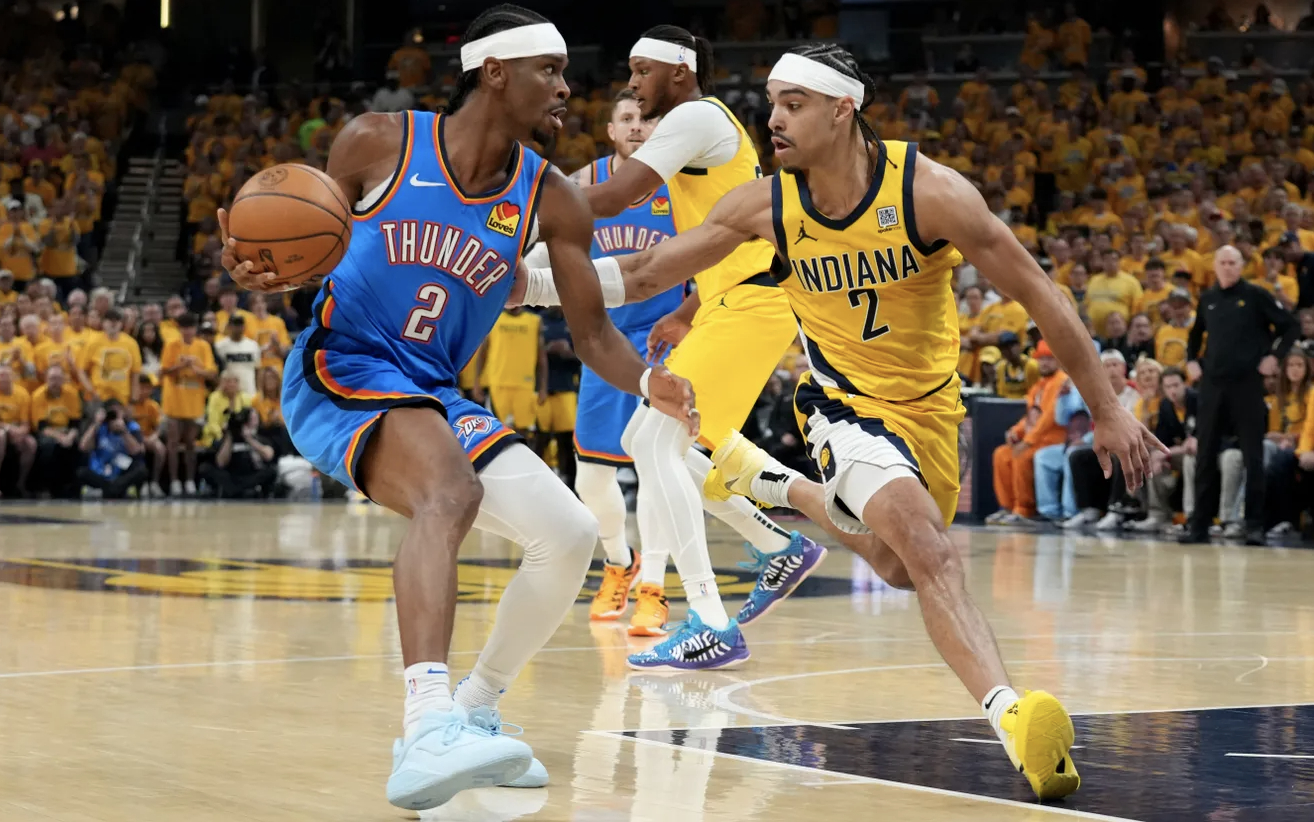 包含NBA总决赛集结日走向成谜；芝加哥公牛绝杀压哨；震撼外界；年轻球员得到机会的词条